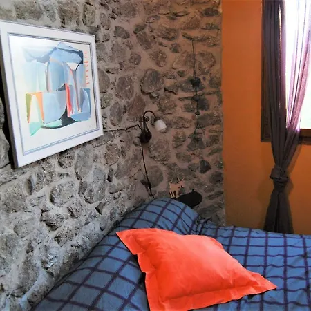 Casa De Pueblo Con Patio En Dorres