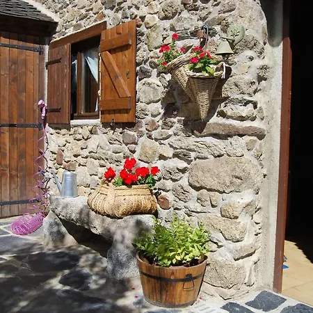 Casa De Pueblo Con Patio En Apartament