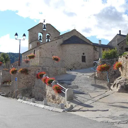 Casa De Pueblo Con Patio En Dorres