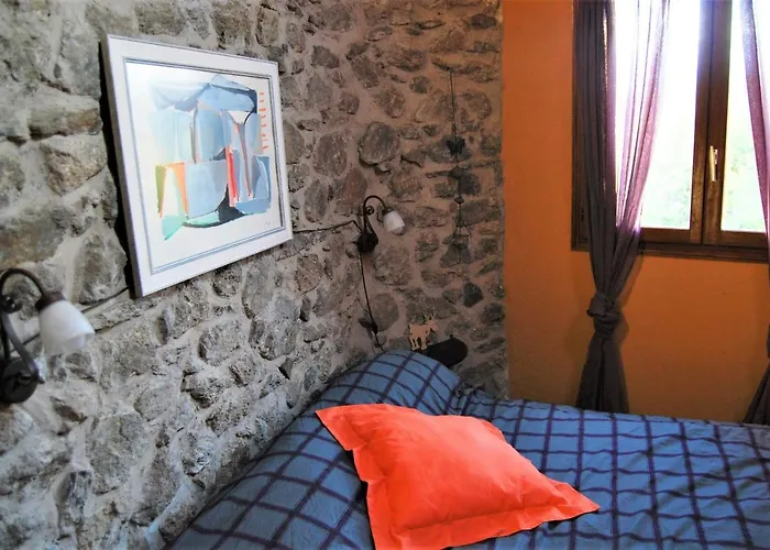 Casa De Pueblo Con Patio En Dorres